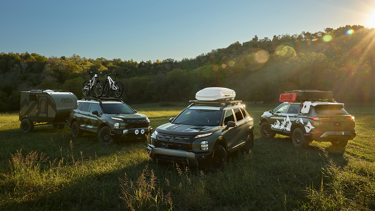 2028 Outlander Diamond Trail SEMA display