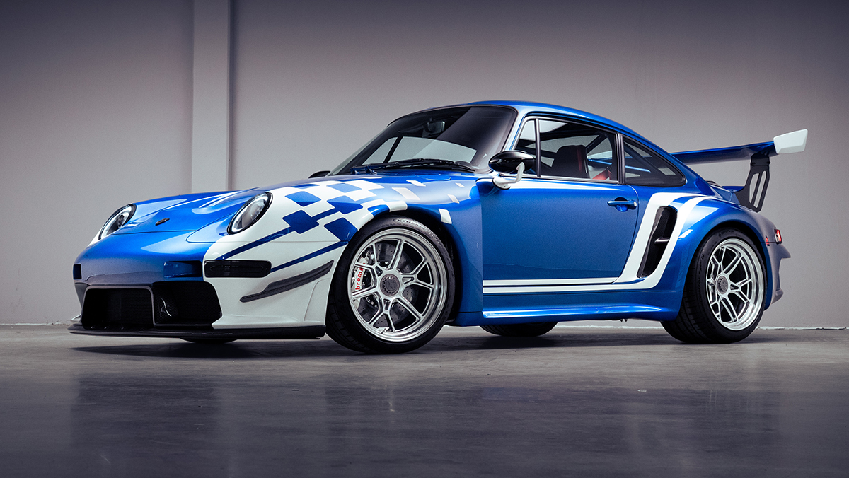 Guntherwerks Turbo Brundle Edition three quarter front