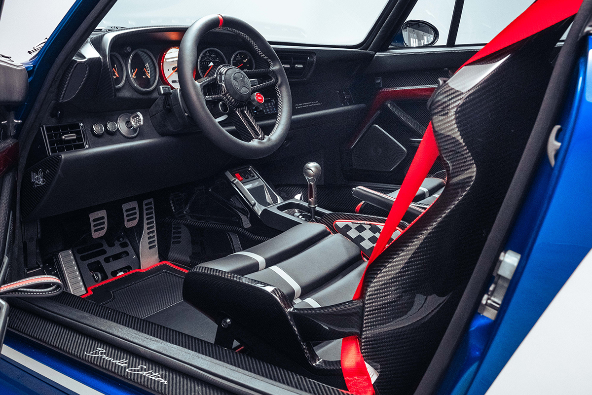 Guntherwerks Turbo Brundle Edition interior